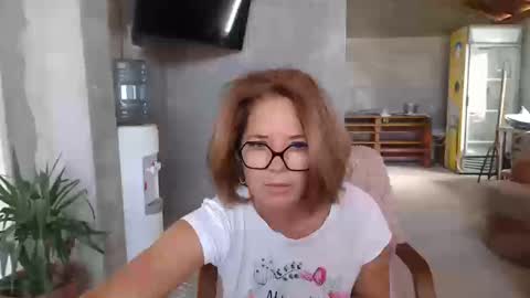 Snapshot of deepintoyourmind chatting on September 22, 8:24 am hi guys i m a cute milf i m here for good time and nice people pls be respectfool and enjoy me online show from September 22, 8:24 am