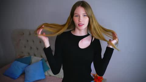 deettapixley online show from April 5, 10:36 am