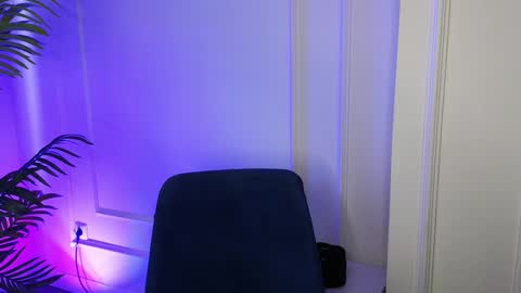 sexy bimbo little kitty asian misstress quen princes sexy girl you can just call me pleasure online show from December 17, 6:35 am