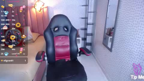 delilah_leone online show from November 19, 7:25 pm