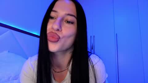 delly_love online show from June 10, 7:01 pm
