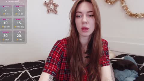 Snapshot of demiamour chatting on January 1, 10:00 am Demi. not your babybabebb and other shit online show from January 1, 10:00 am