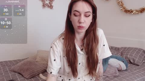 Snapshot of demiamour chatting on January 6, 10:13 am Demi. not your babybabebb and other shit online show from January 6, 10:13 am