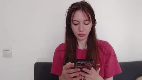 Snapshot of demiamour chatting on September 11, 11:32 am Demi. not your babybabebb and other shit online show from September 11, 11:32 am