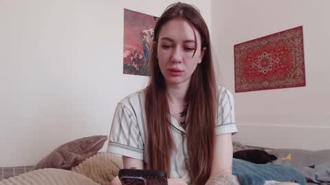 Snapshot of demiamour chatting on February 26, 9:01 am Demi. not your babybabebb and other shit online show from February 26, 9:01 am