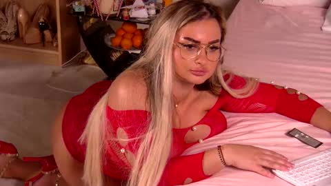 Ela online show from December 13, 9:54 pm