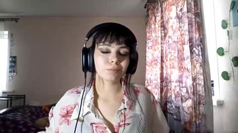 Aki online show from November 15, 8:04 am