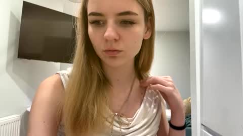 Denni online show from February 1, 7:12 pm