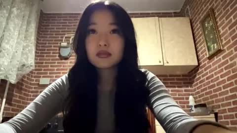 Emma online show from November 23, 1:24 pm