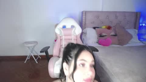 Snapshot of destinysweet21 chatting on December 19, 12:12 pm destinysweet21 online show from December 19, 12:12 pm