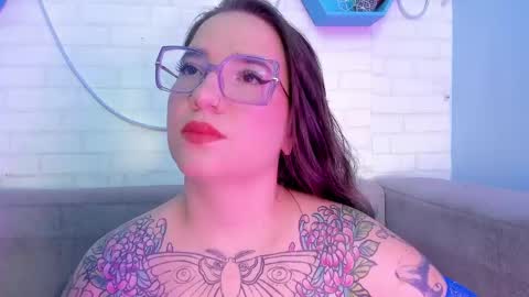 Snapshot of deva_blue chatting on March 6, 3:35 am Deva Blue online show from March 6, 3:35 am