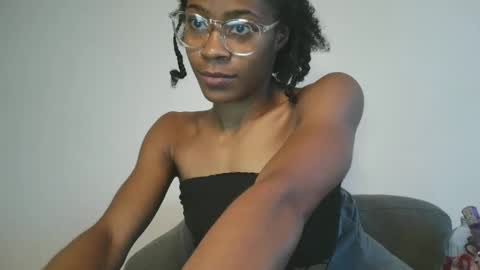 Snapshot of deviantdynasty chatting on September 12, 11:07 am deviantdynasty online show from September 12, 11:07 am