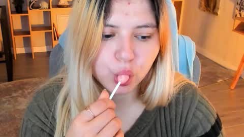 Dia online show from October 27, 12:17 am