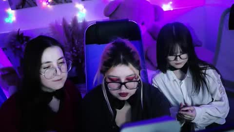 Dia online show from March 1, 8:08 pm