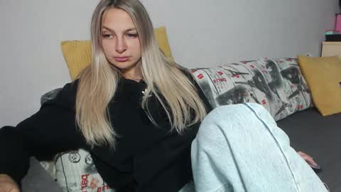 diana_lambert online show from November 5, 8:52 am