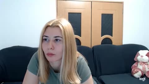 dianasmiey7 online show from February 9, 7:09 pm