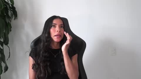 Snapshot of dianne_nanatzu chatting on March 3, 8:18 pm Melania - online show from March 3, 8:18 pm