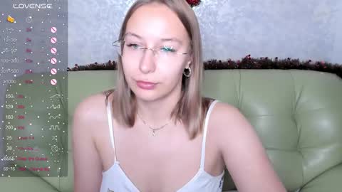 Dina online show from December 15, 1:22 am