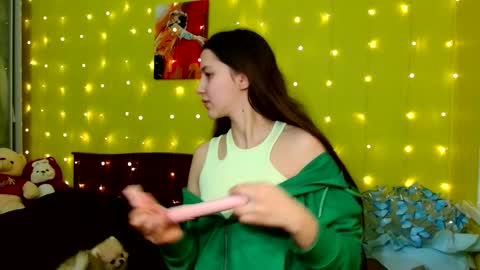 DinaFritz online show from December 13, 2:27 pm