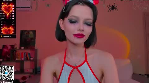 Snapshot of dindin_ chatting on October 31, 1:59 pm Jessie online show from October 31, 1:59 pm