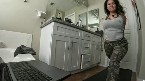 Snapshot of dirtygirldaisy chatting on February 11, 9:03 pm Daisy Love online show from February 11, 9:03 pm