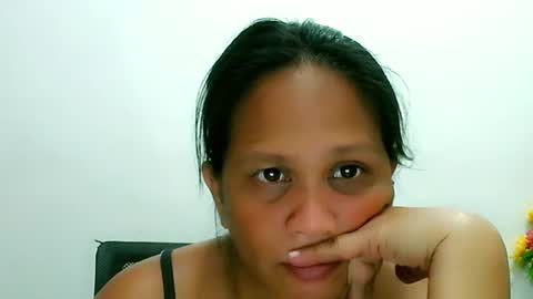 Snapshot of divinegrace10 chatting on February 19, 2:33 am     Divine Grace Close To Your Hear online show from February 19, 2:33 am