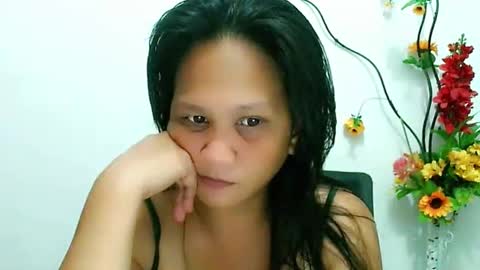 Snapshot of divinegrace10 chatting on February 4, 12:29 am     Divine Grace Close To Your Hear online show from February 4, 12:29 am