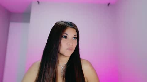 Snapshot of divinelynn chatting on October 26, 2:34 pm DivineLynn online show from October 26, 2:34 pm