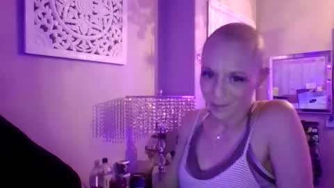 dixieglam online show from November 26, 9:54 am