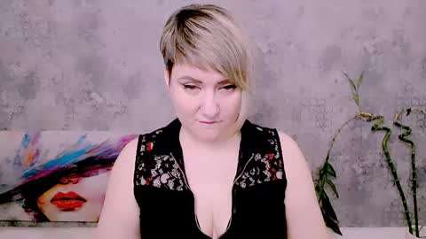 djullia online show from February 8, 8:07 am