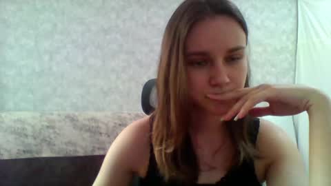 dolcezza_ online show from May 6, 10:41 am