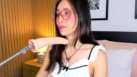 Bella  online show from March 29, 8:08 pm