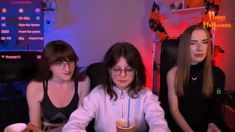 doll_vey online show from November 2, 8:01 pm