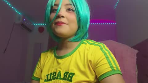 Snapshot of dolliestgirl__ chatting on October 13, 11:51 pm Emillie online show from October 13, 11:51 pm