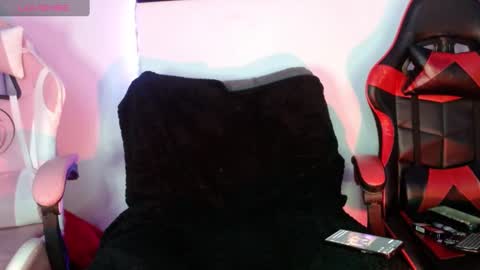 Snapshot of domina_lia chatting on December 23, 4:22 am Domina Lia online show from December 23, 4:22 am