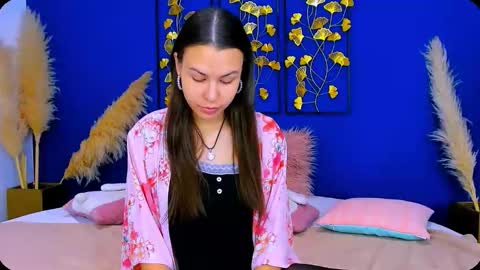 Donna Won online show from October 11, 8:44 pm