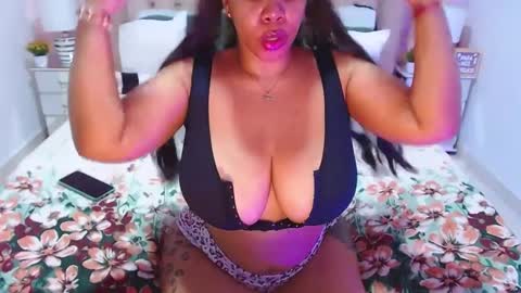 Snapshot of donnaadore chatting on October 3, 4:06 am Donna online show from October 3, 4:06 am