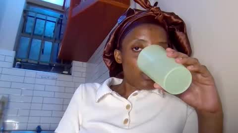 dora05191 online show from October 13, 9:39 pm