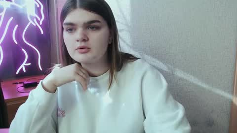 dora_candy_ online show from February 24, 1:08 pm