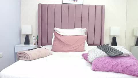 Anny online show from March 1, 1:22 pm