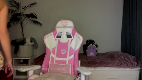 Snapshot of doublecuties chatting on January 24, 6:35 pm Lana  Eva  dont forget to give us a thumb up online show from January 24, 6:35 pm