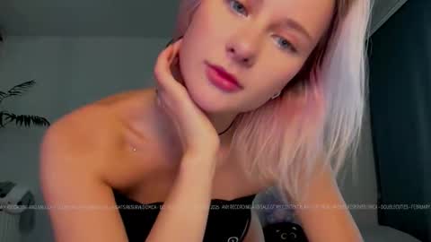 Snapshot of doublecuties chatting on March 3, 9:49 am Lana  Eva  dont forget to give us a thumb up online show from March 3, 9:49 am