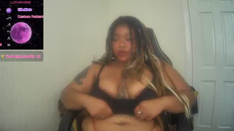 DeeDee online show from July 8, 3:25 pm