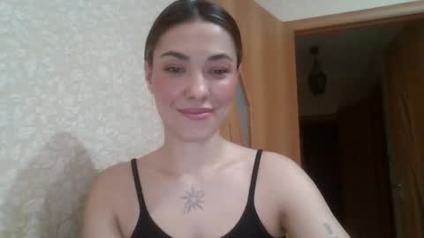 dream_petal_ online show from April 22, 8:06 pm