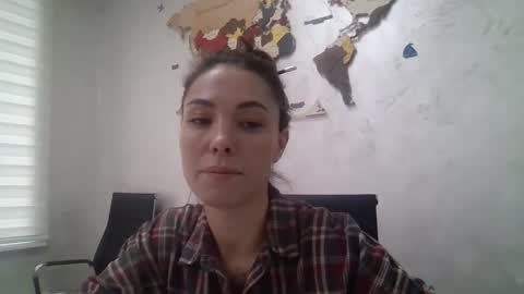 dream_petal_ online show from February 9, 9:33 am