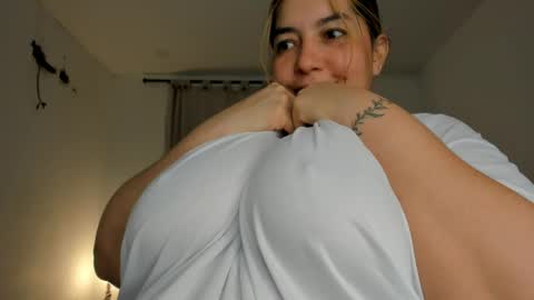 dulce brithany online show from April 18, 2:58 am