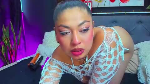 Snapshot of dulce_celeste15 chatting on January 25, 9:35 pm C E L E S T E online show from January 25, 9:35 pm