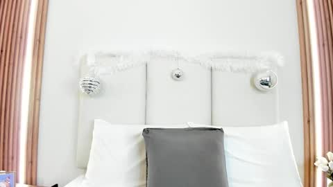 Dulce online show from December 13, 7:53 pm