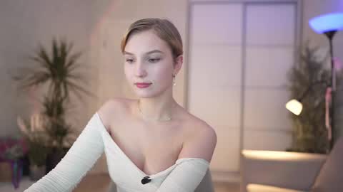 Emily online show from February 21, 11:43 pm