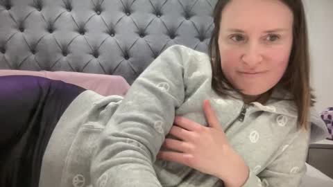 Snapshot of eatmypie69 chatting on February 10, 9:04 pm Nadia Ferreira  online show from February 10, 9:04 pm